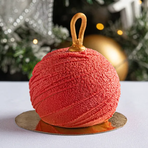 Dessert "Red Christmas ball"