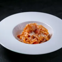 Тальятелле с лососем и креветками