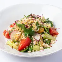 Salad with bulgur and parmesan
